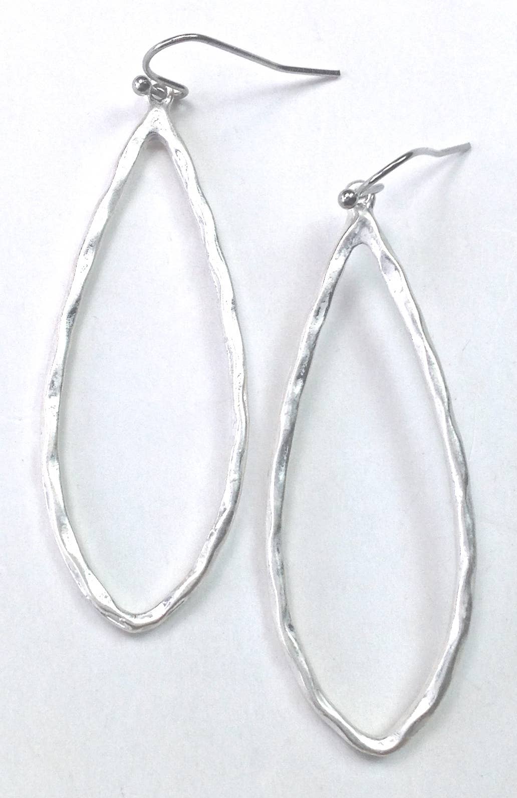 Thin Hammered Oval/Silver Earrings