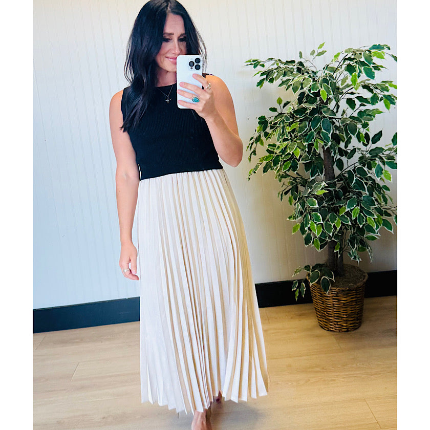 Black/Taupe Pleated Midi Dress