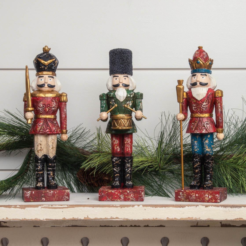 CLASSIC NUTCRACKER FIGURINES