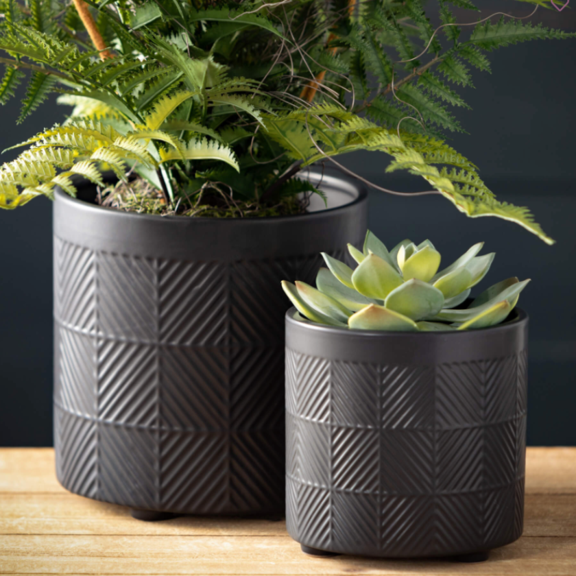 ONYX FOOTED PLANTER