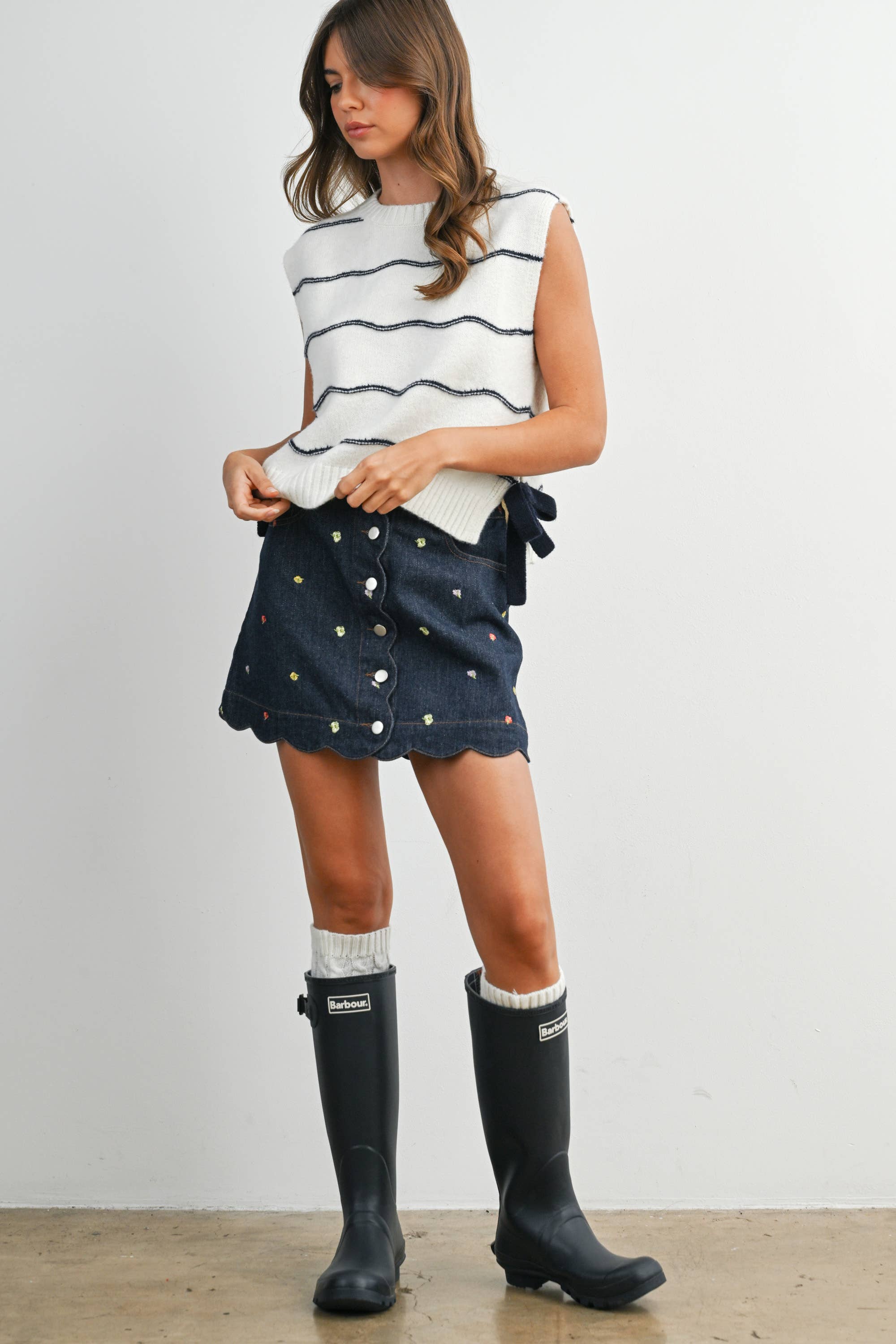 Bowed Sleeveless  Sweater Vest