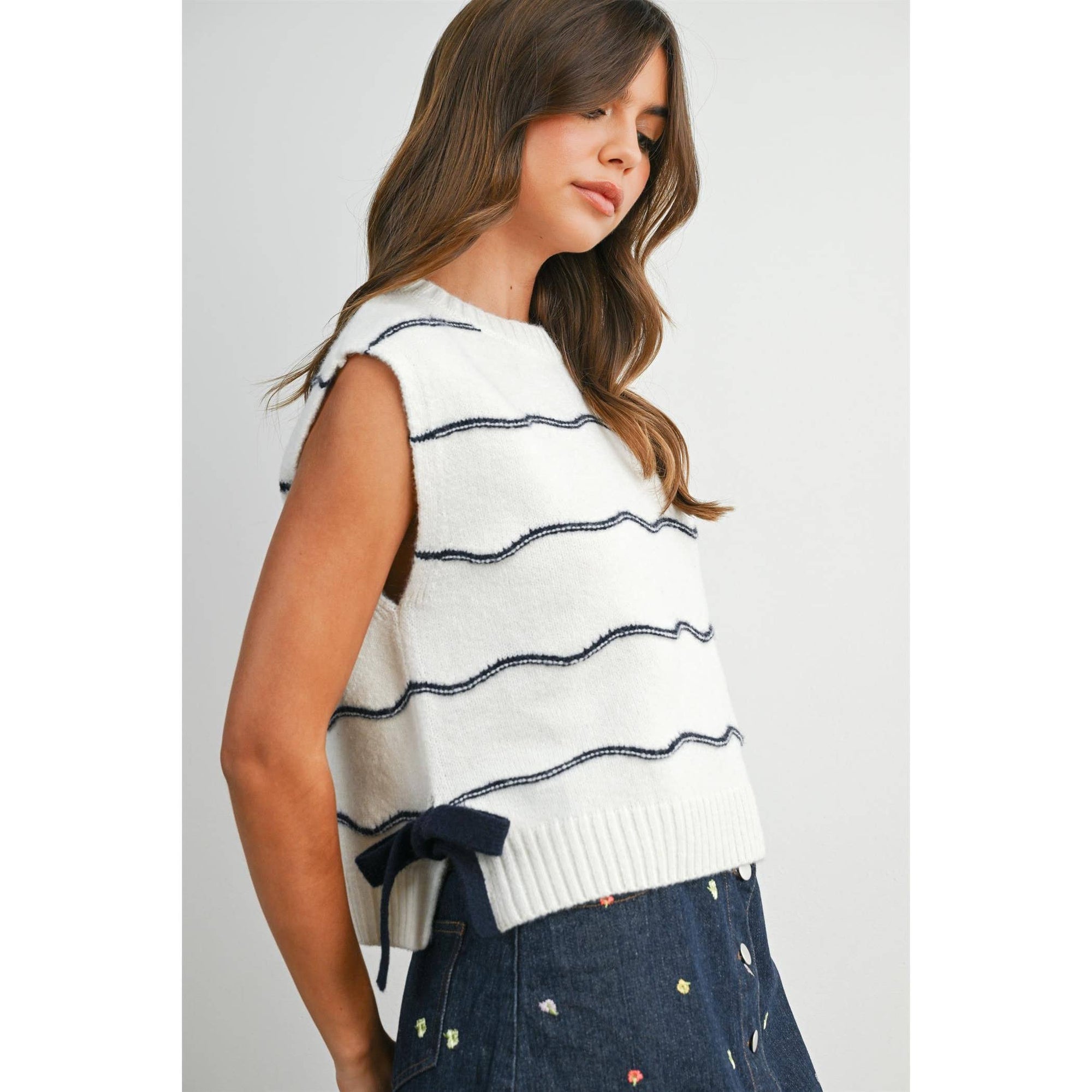 Bowed Sleeveless  Sweater Vest