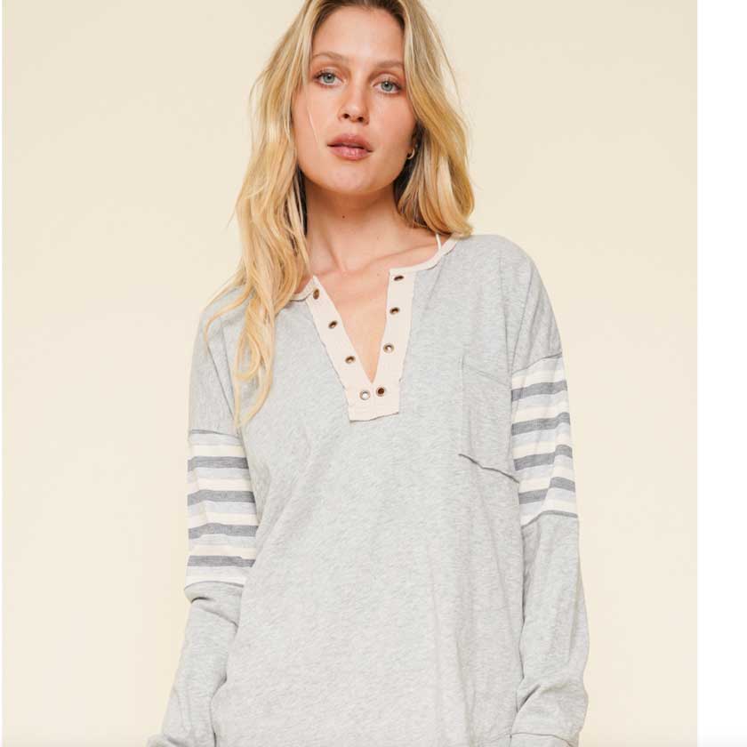 STRIPE CONTRAST GROMMET HENLEY TOP