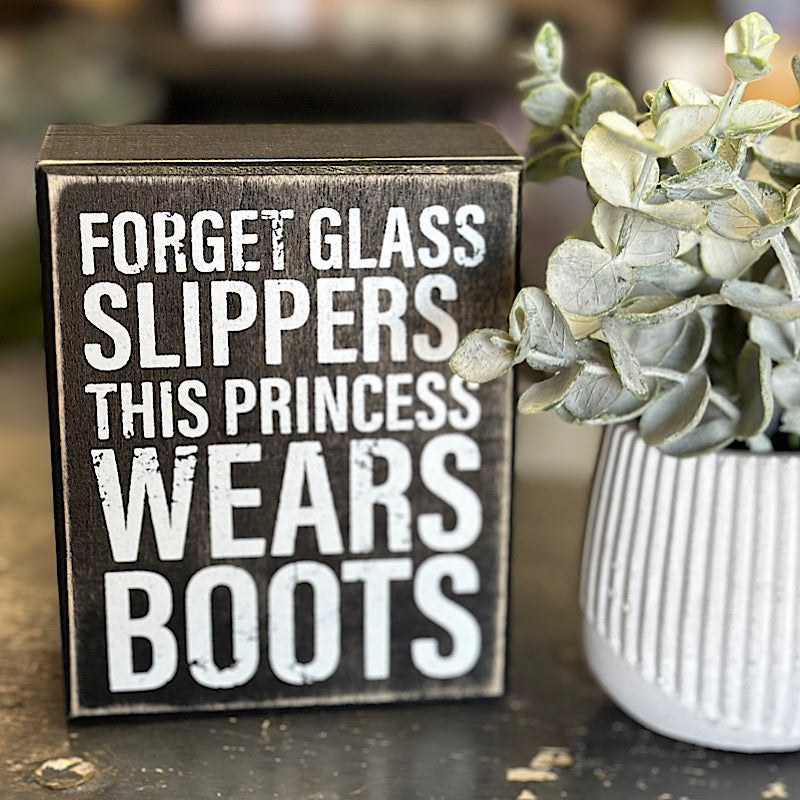 Box Sign - Wears Boots