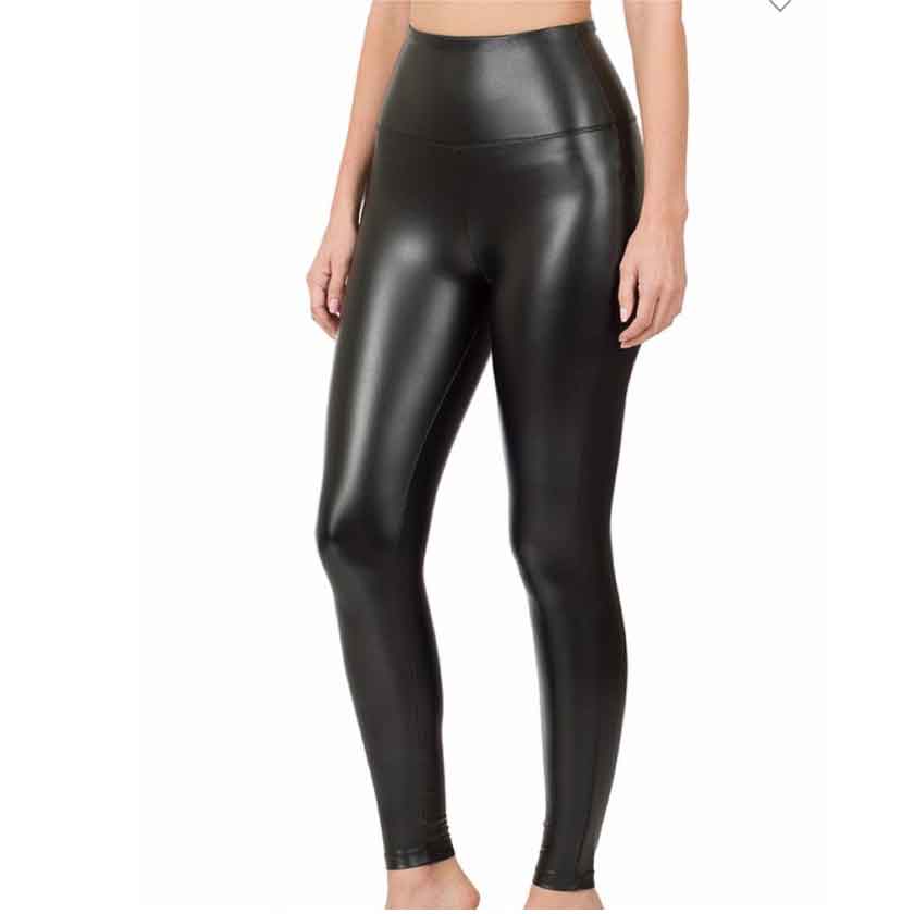 High rise, faux leather leggings.
Total waist: 23", Inseam: 26.75" approx. - Measured from small